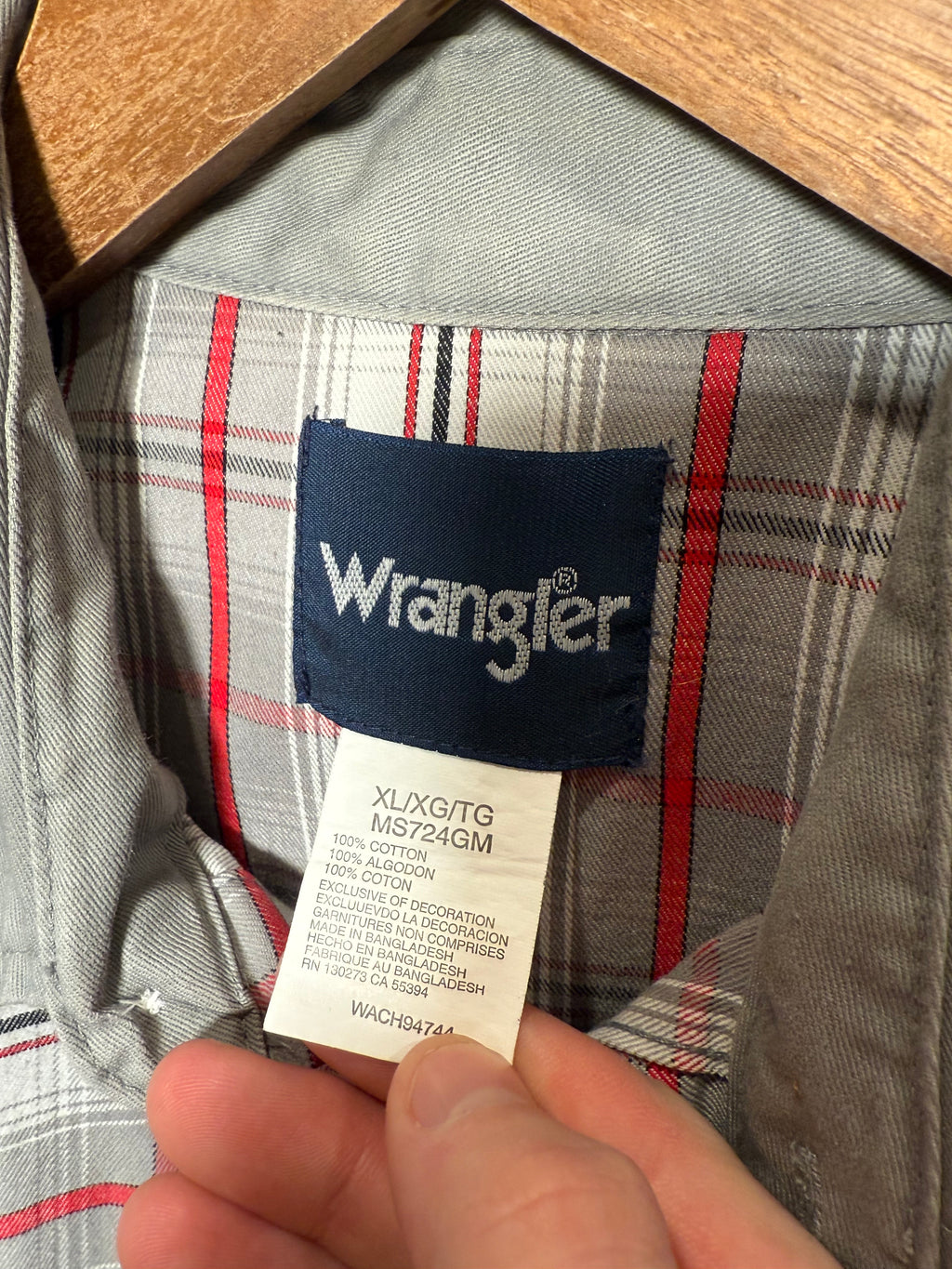 Vintage Wrangler Gray and Red Pearl Snap Shirt (XL)
