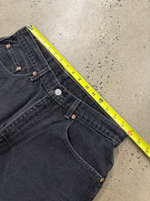 Load image into Gallery viewer, Vintage Black Levi’s 550 Jeans (32x28)
