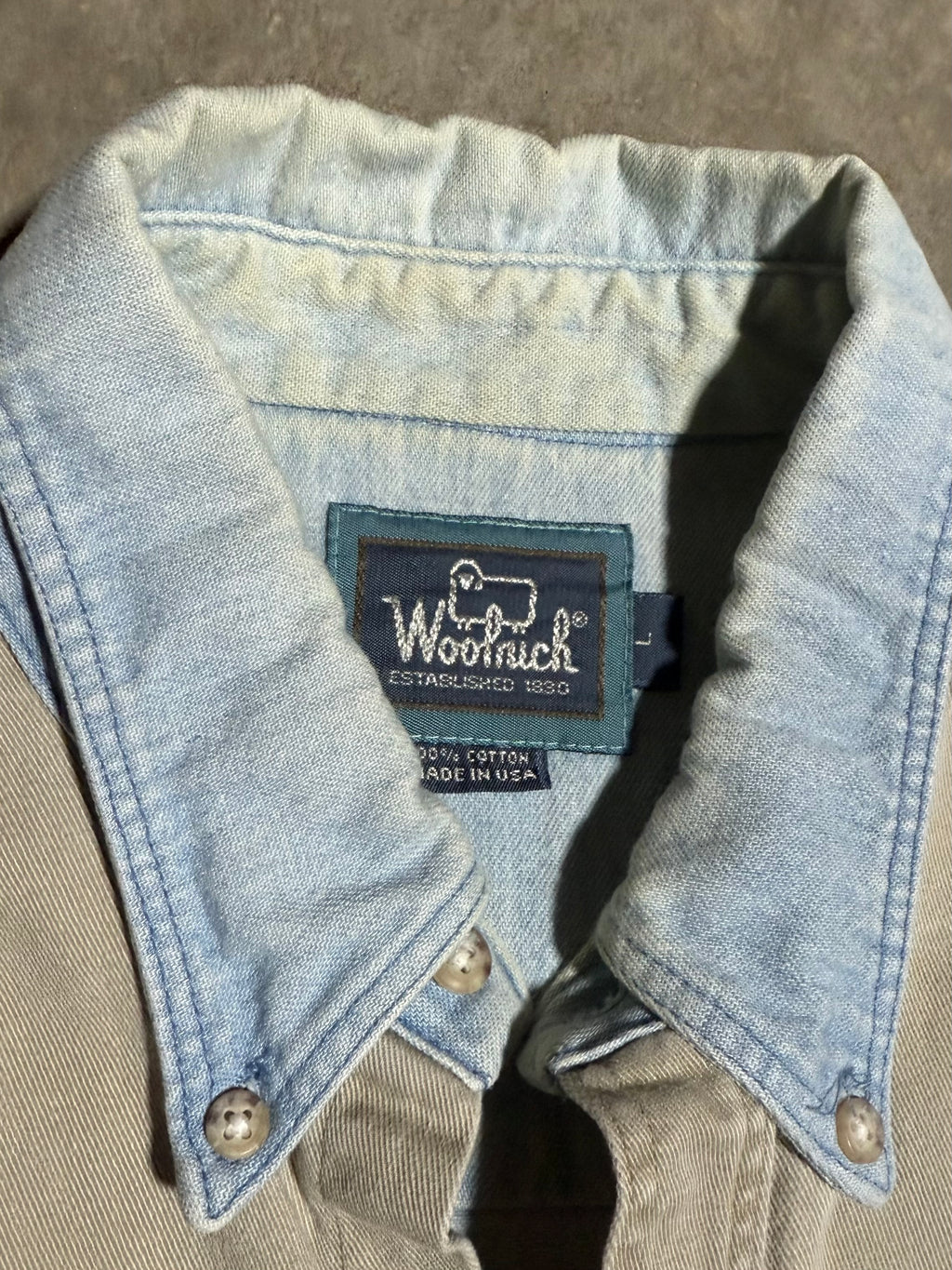 Vintage Woolrich Sportsman Denim Buttondown Shirt (L)