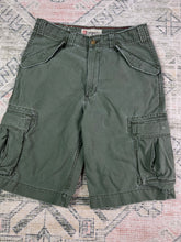 Load image into Gallery viewer, Vintage Gap Cargo Supply Shorts (32)
