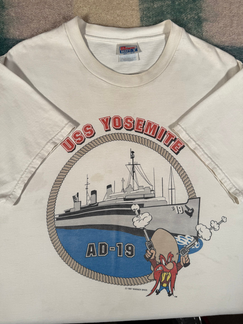 Vintage Distressed 1997 USS Yosemite Looney Tunes Shirt (L)