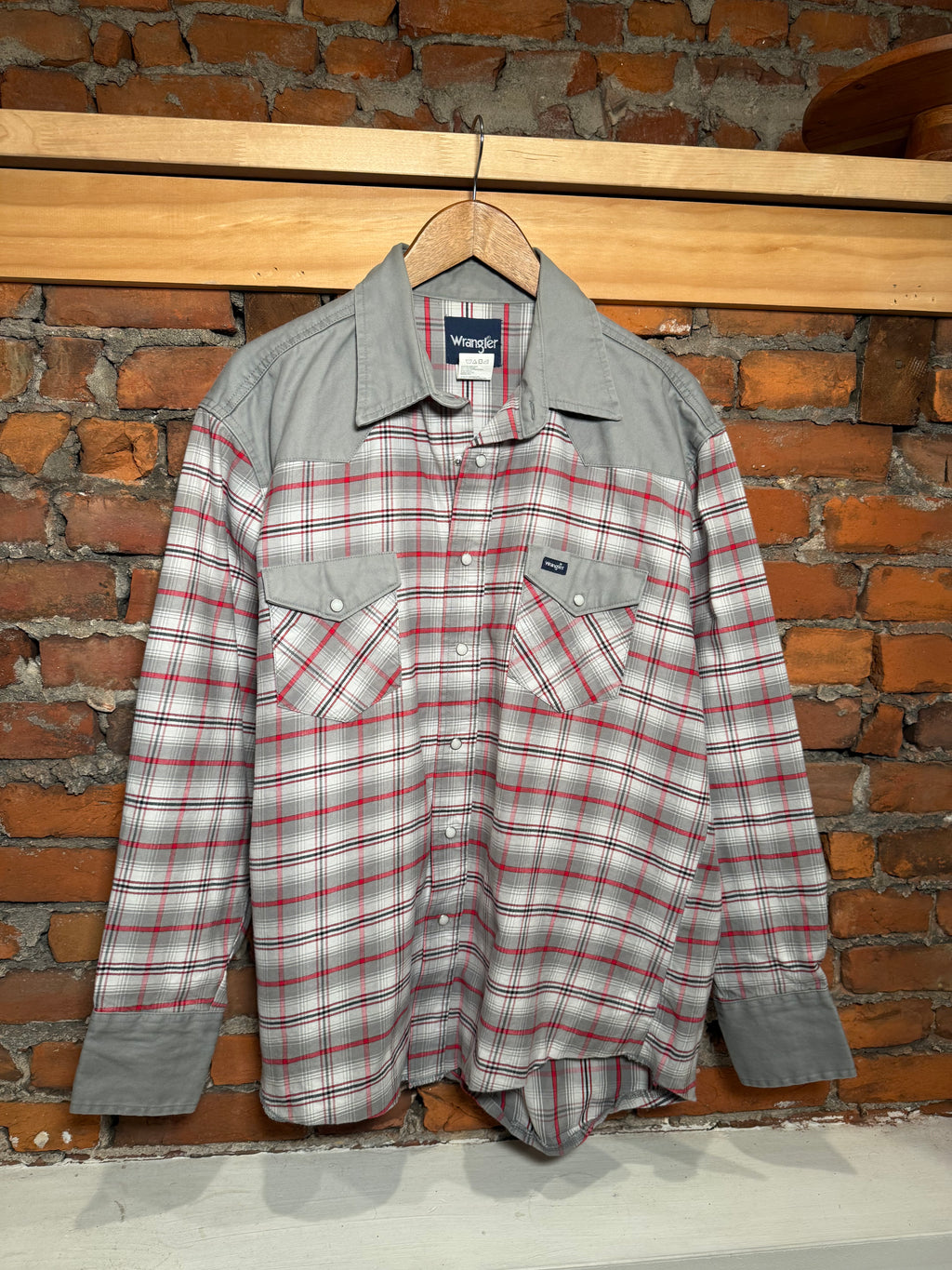 Vintage Wrangler Gray and Red Pearl Snap Shirt (XL)