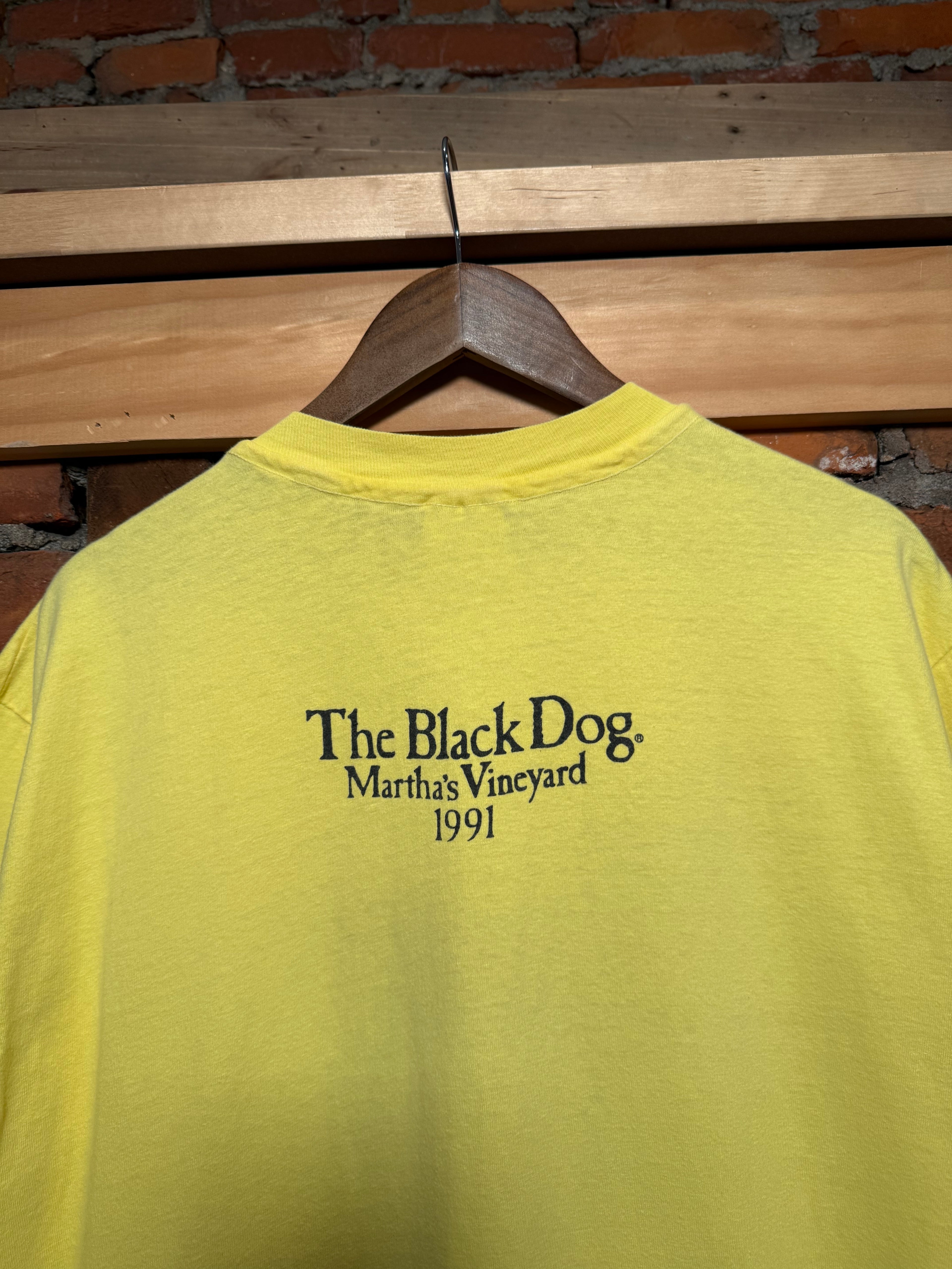 Vintage 1991 The Black Dog Martha’s Vineyard Yellow Tee (L)