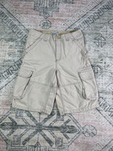 Load image into Gallery viewer, Vintage Women’s Y2K Old Navy Cargo Shorts (Womens 30)
