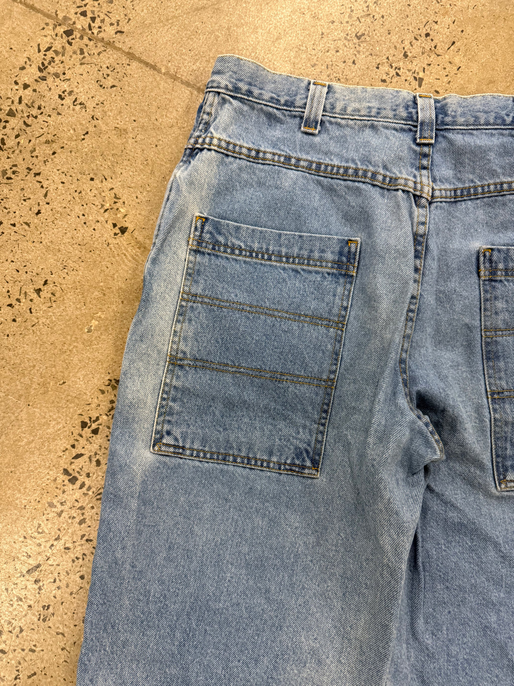 Vintage Y2K Zonz Jean Shorts (34)