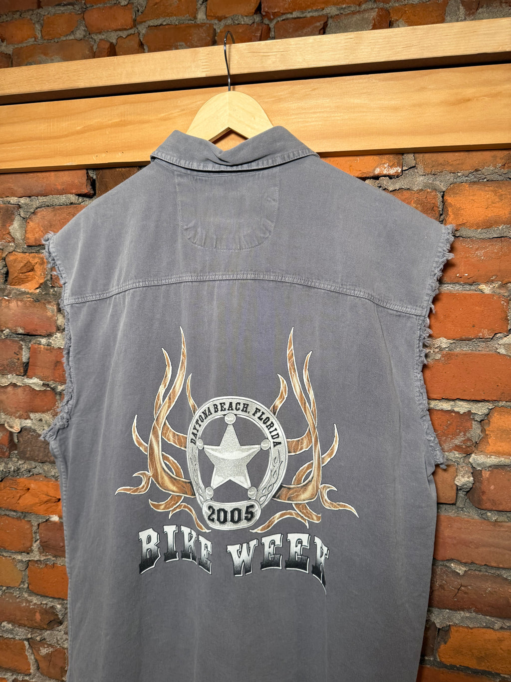 Vintage 2005 Daytona Beach Bike Week Cutoff Button Down Shirt (XL)
