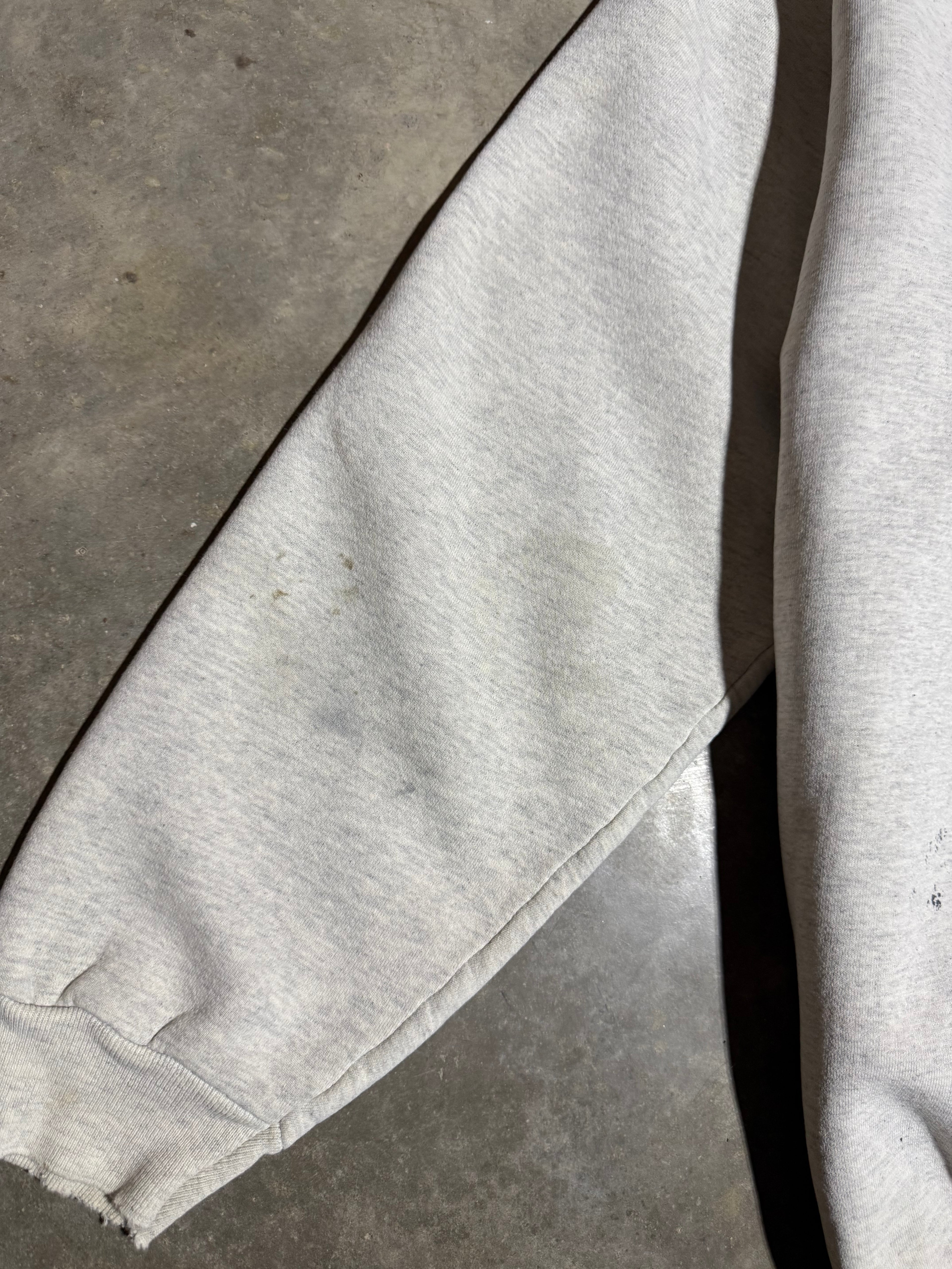 Vintage 90s Chester Cheetah Embroidered Distressed Crewneck (XL)