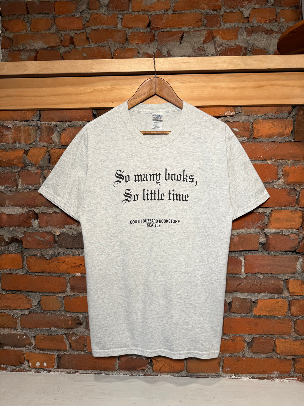 Vintage So Many Books, So Little Time T-Shirt(M)