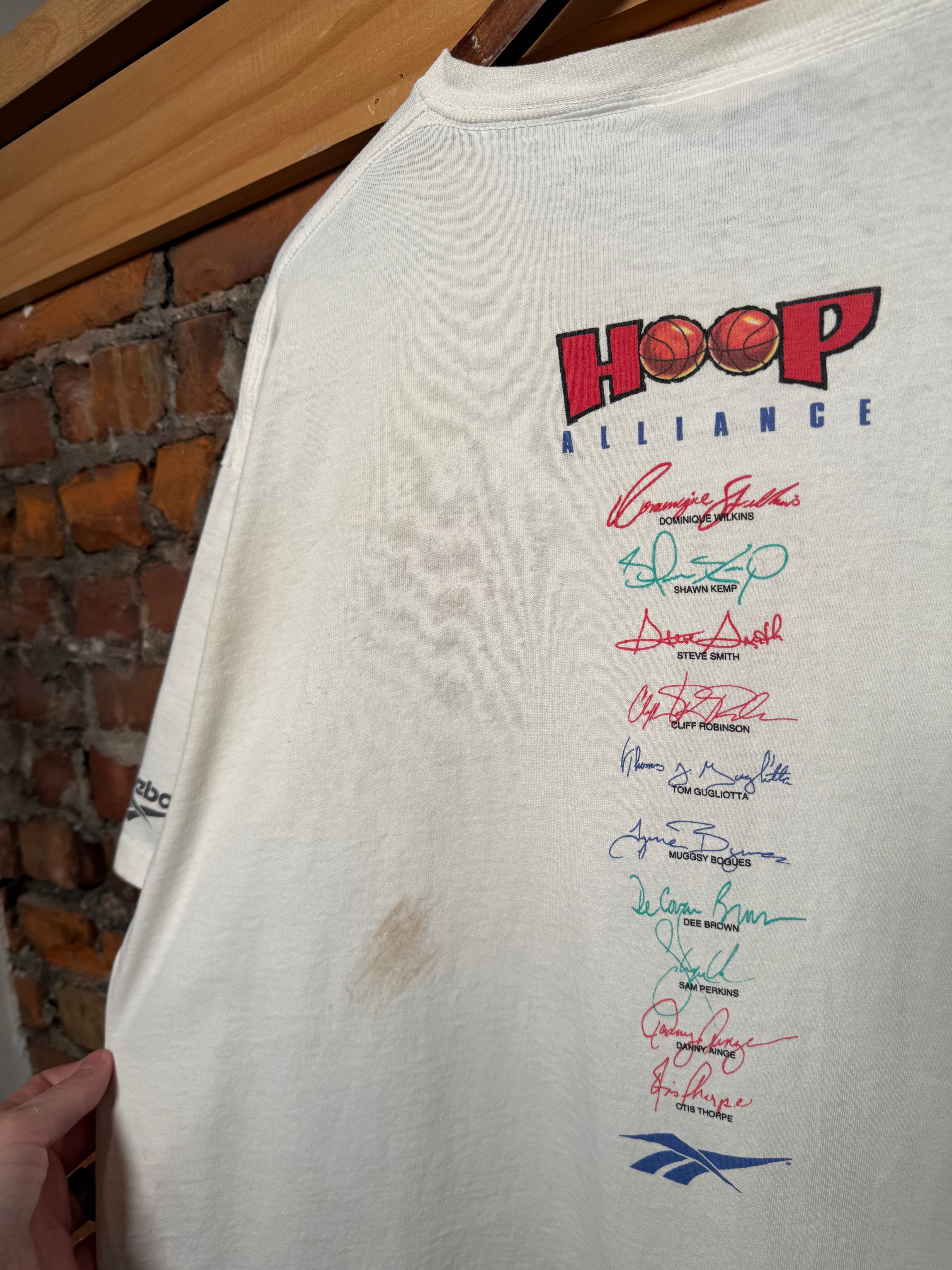 Vintage 90s Distressed Hoop Alliance Reebok T-Shirt (2XL)