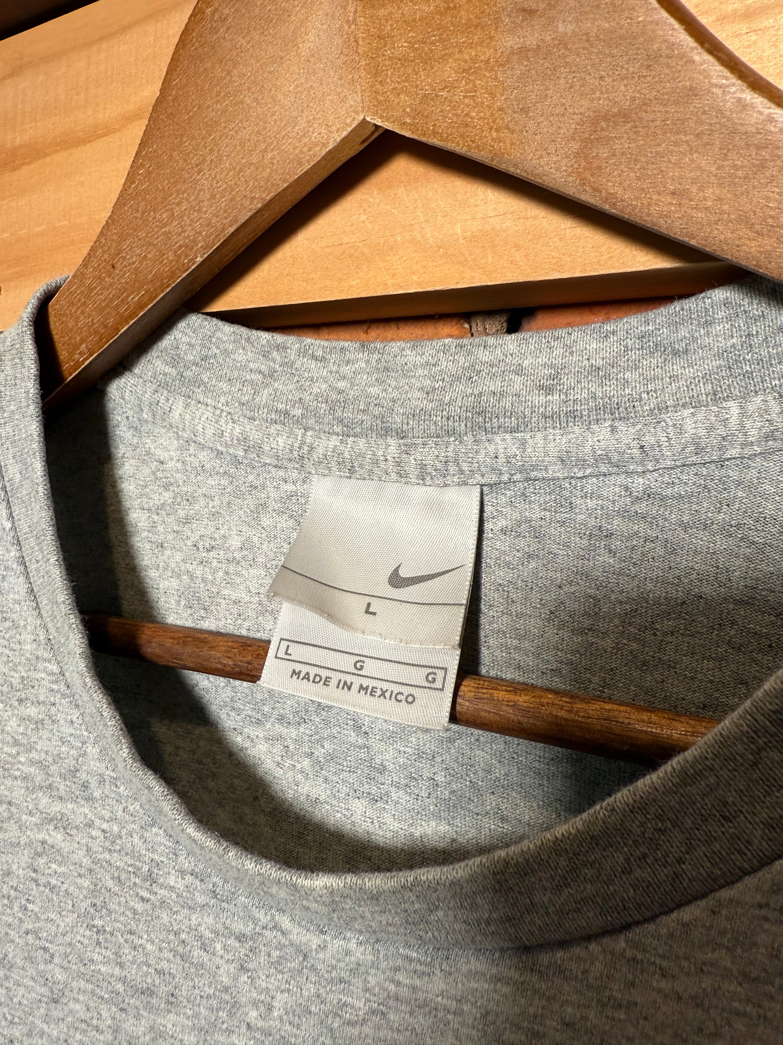 Vintage Y2K Nike Gray T-Shirt (L)