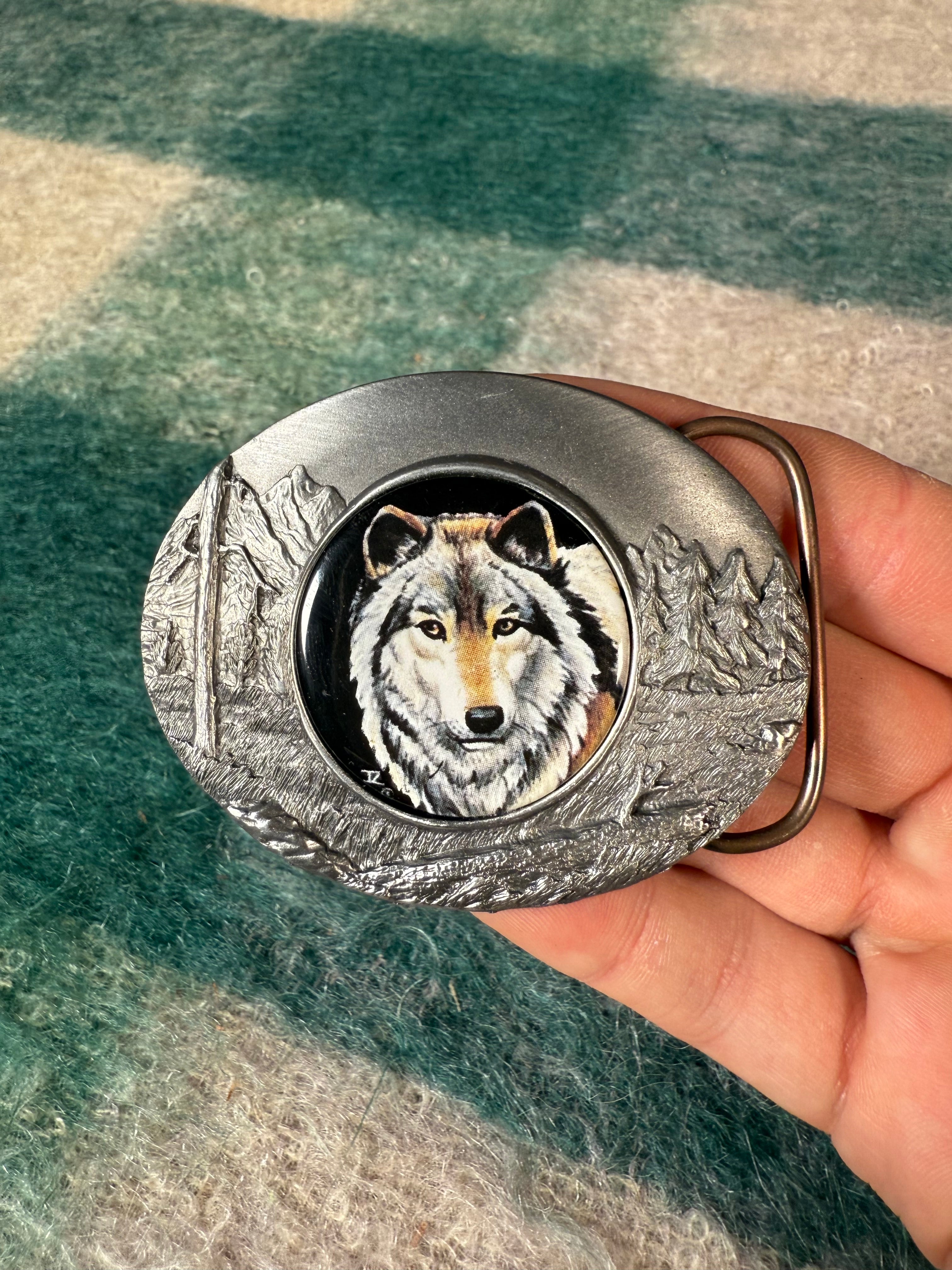Vintage Wolf Circle Belt Buckle