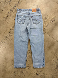 Vintage 2002 Levi’s 550 Jeans (34x31)