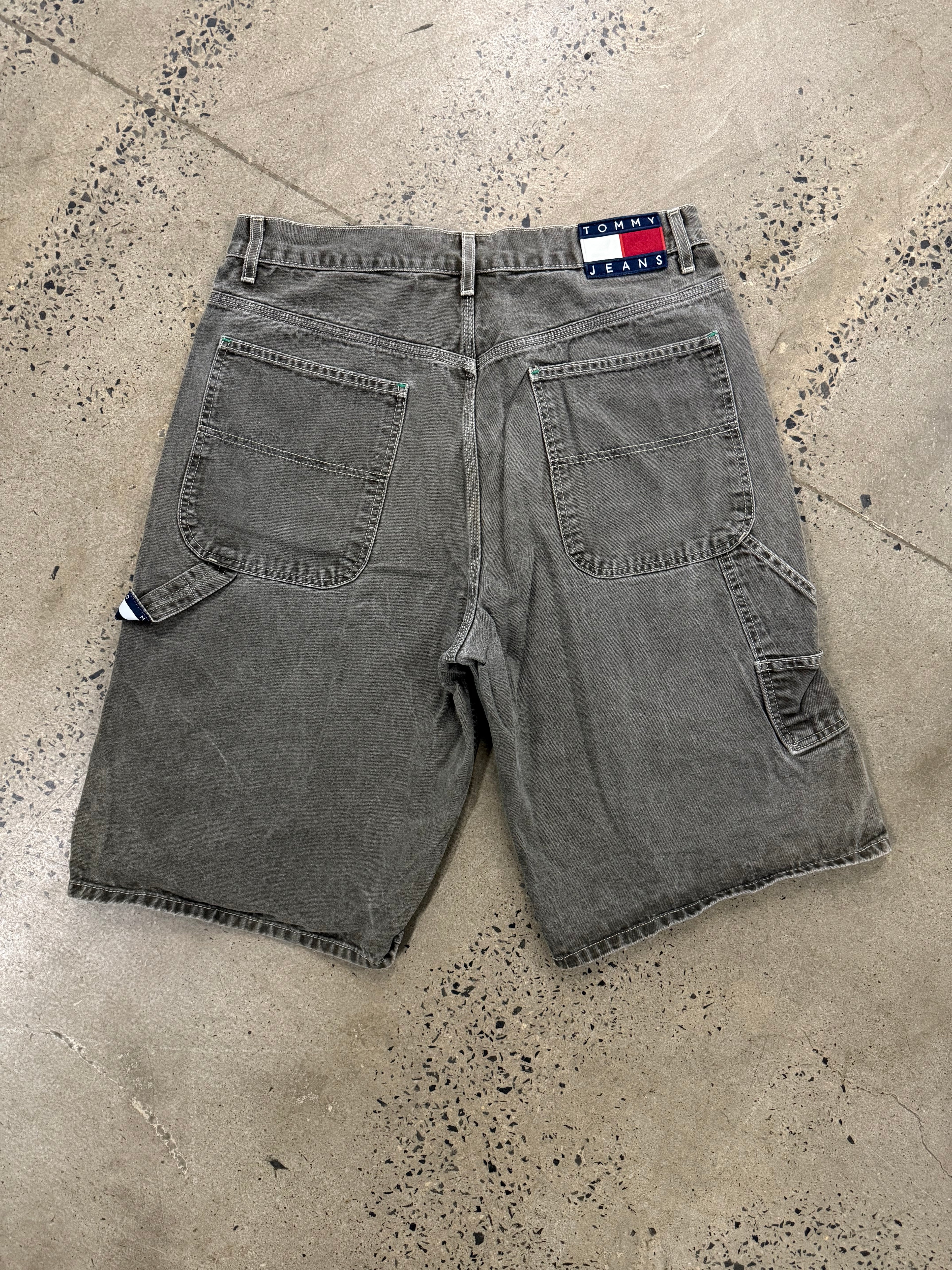 Vintage 90s Tommy Hilfiger Cargo Shorts (35)