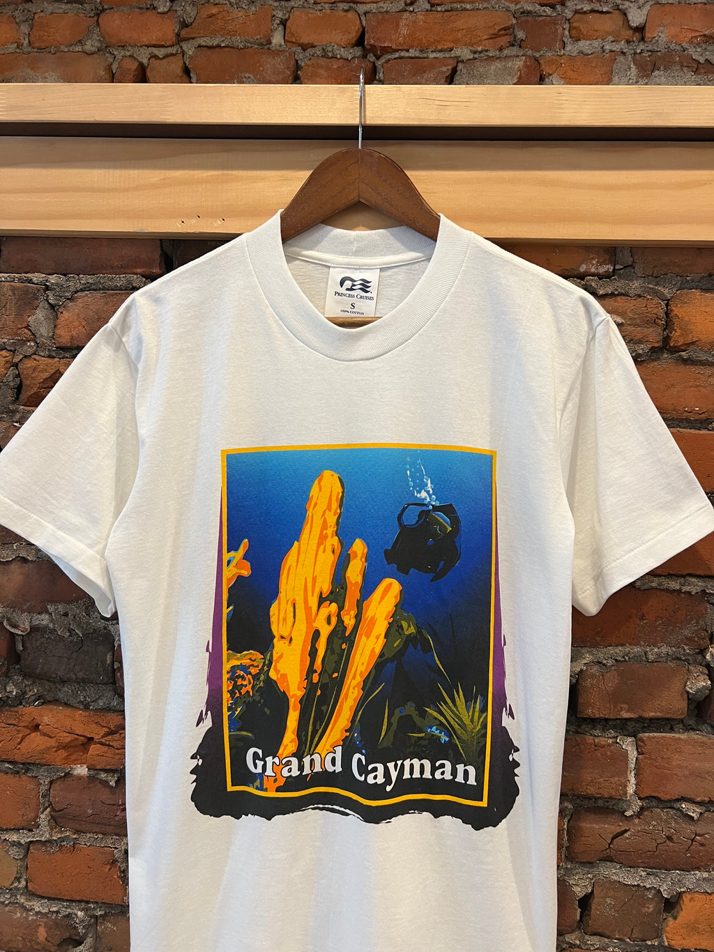 Vintage Grand Cayman Snorkeling Tee (M)