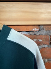 Load image into Gallery viewer, Vintage IZOD Embroidered Crewneck (L)
