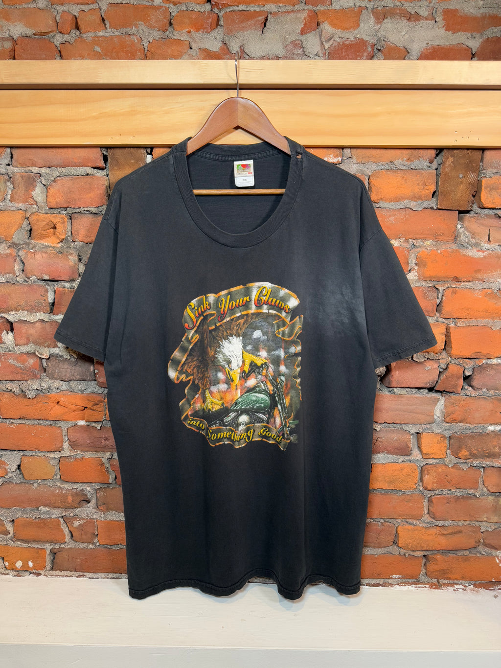 Vintage 2001 Sink Your Claws Into Something Good Bike Week Shirt (XL)
