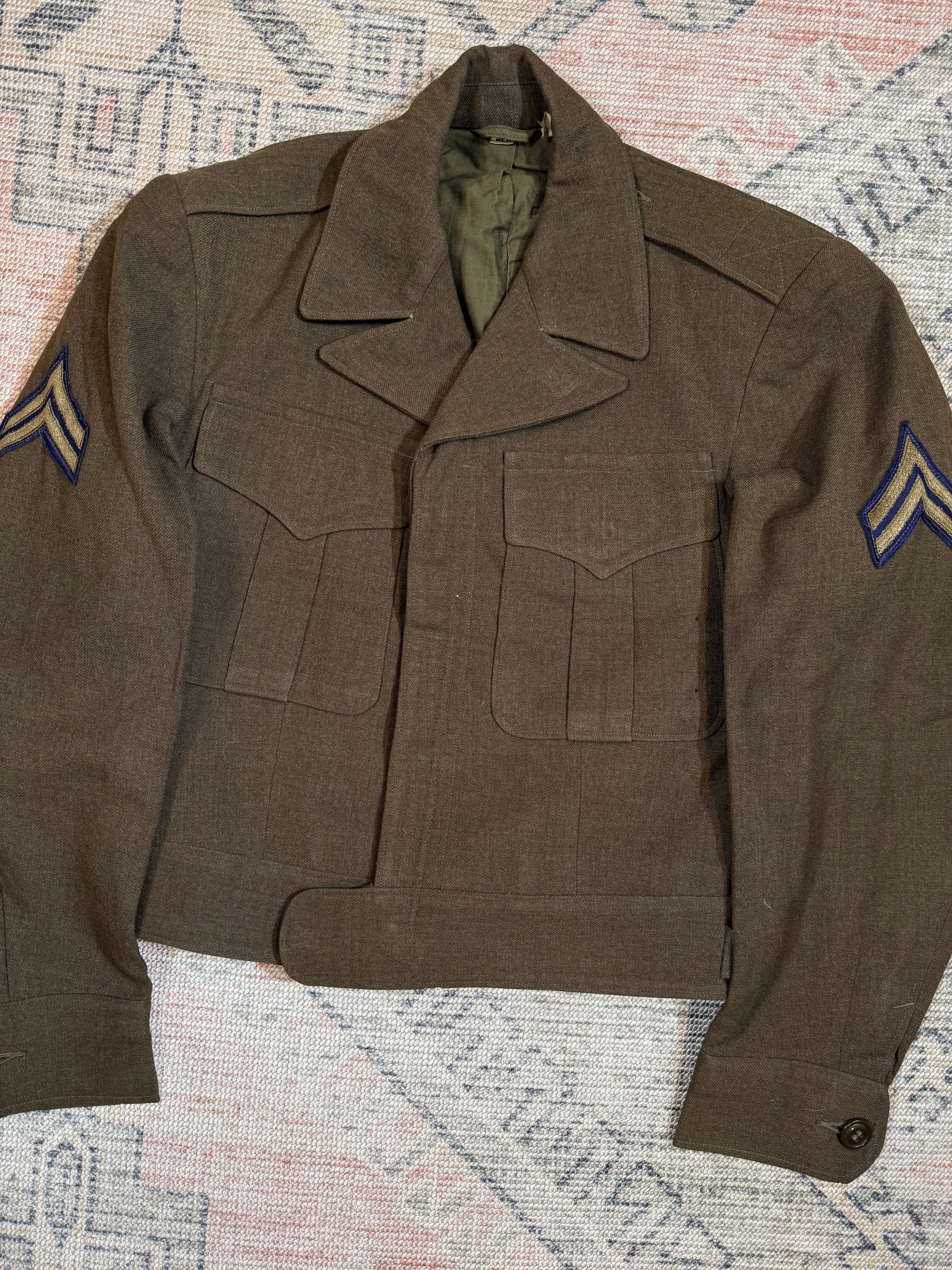 Vintage Wool Military Jacket (32R See Measurements)