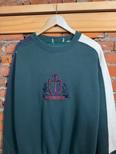 Load image into Gallery viewer, Vintage IZOD Embroidered Crewneck (L)
