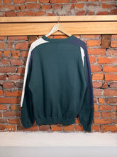 Load image into Gallery viewer, Vintage IZOD Embroidered Crewneck (L)
