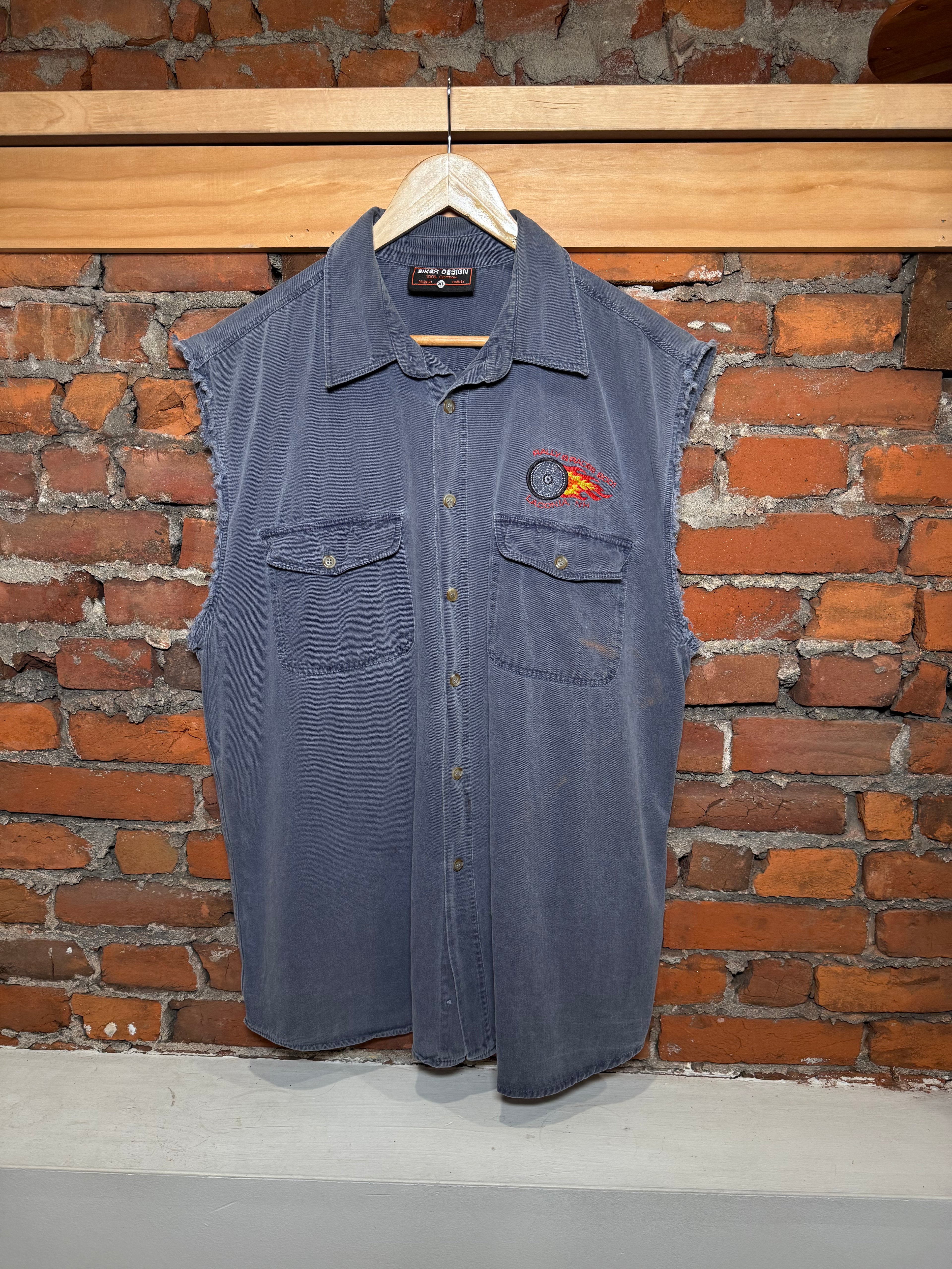 Vintage 2001 Laconia Bike Week Cutoff Button Down Shirt (XL)