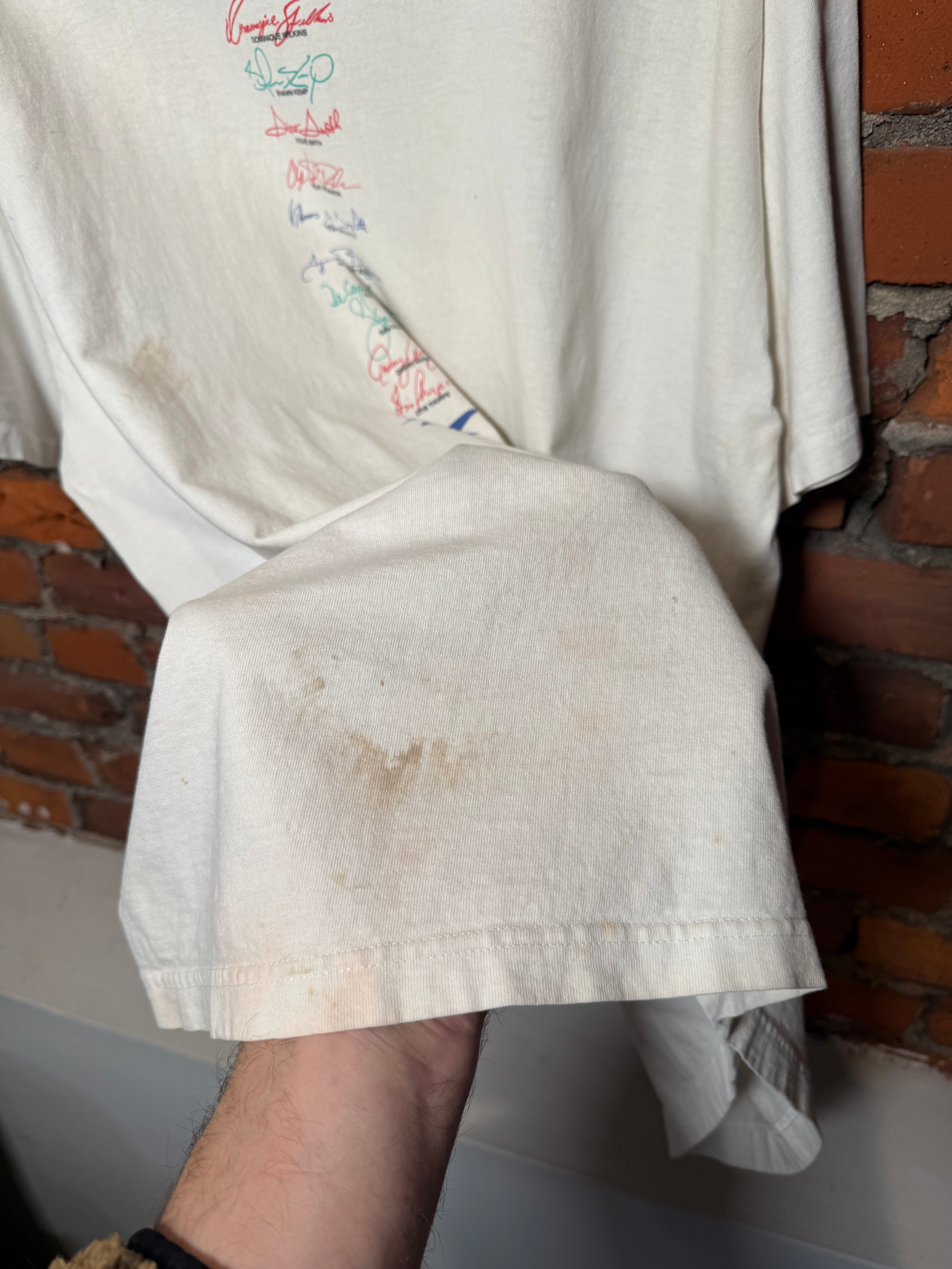 Vintage 90s Distressed Hoop Alliance Reebok T-Shirt (2XL)