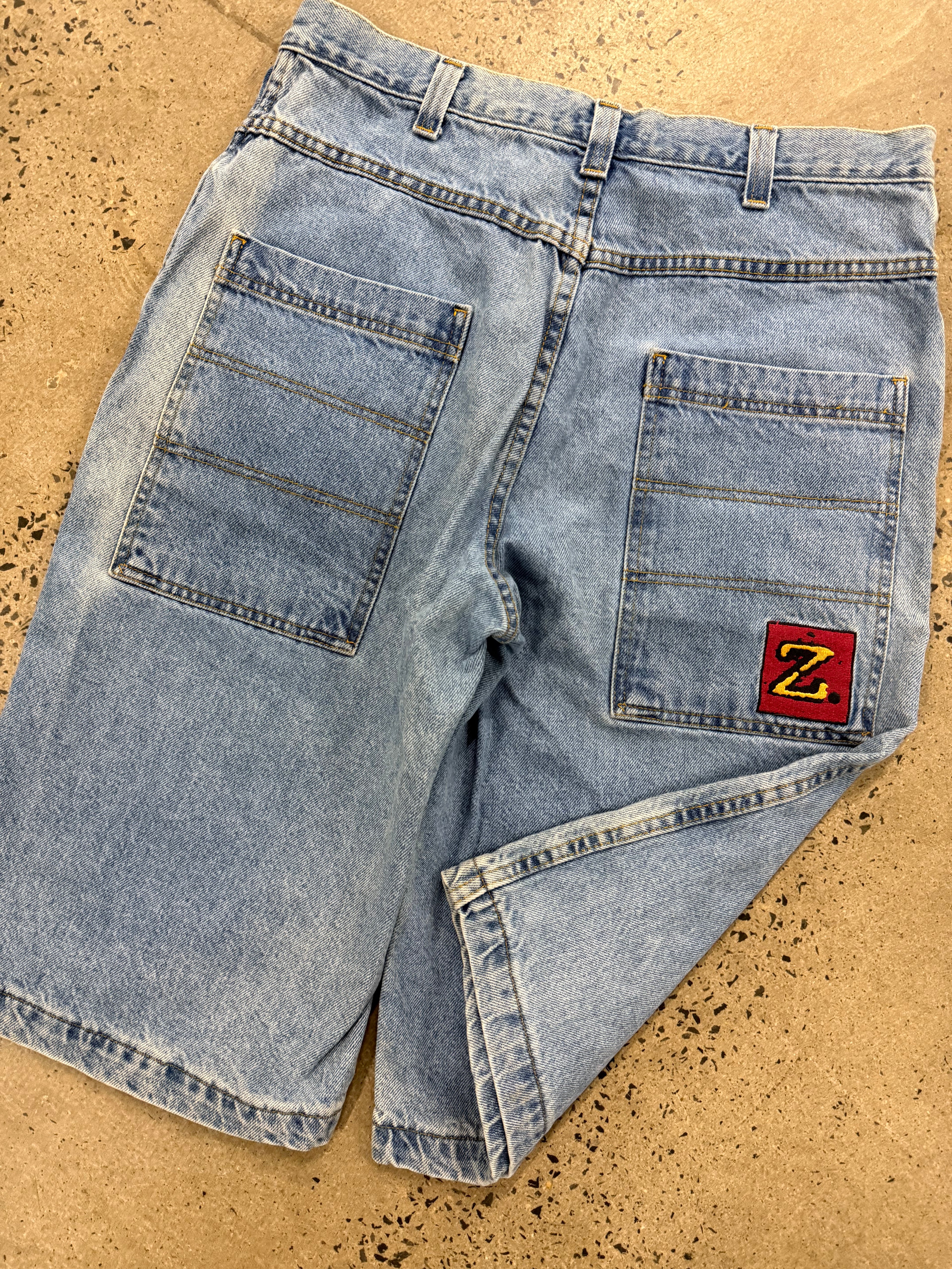 Vintage Y2K Zonz Jean Shorts (34)
